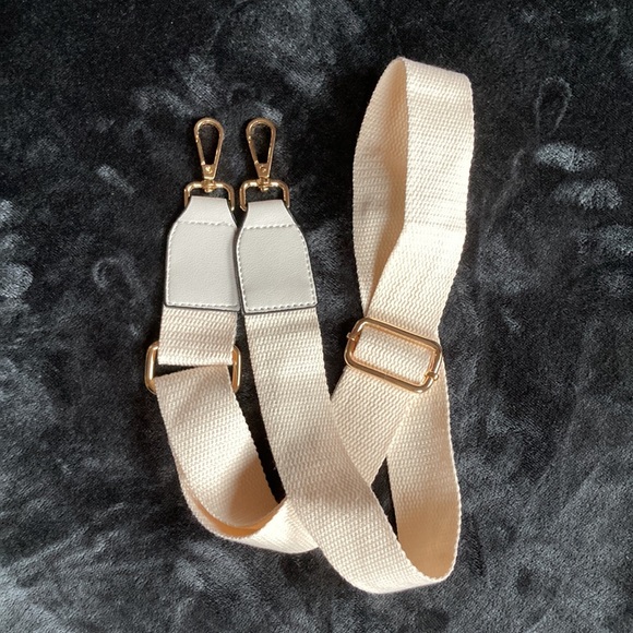 Adjustable Length Purse Strap w Gold Hardware - Picture 3 of 5